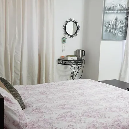 Sunshine Court セント・ポールズ・ベイ