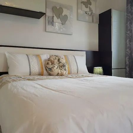 Sunshine Court Bed & Breakfast