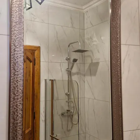 Nocleg ze śniadaniem Sunshine Court 4*