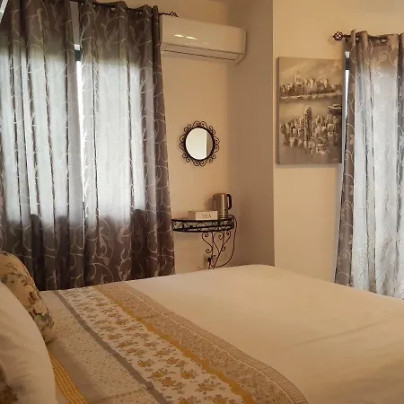 Sunshine Court B&B 세인트폴스베이